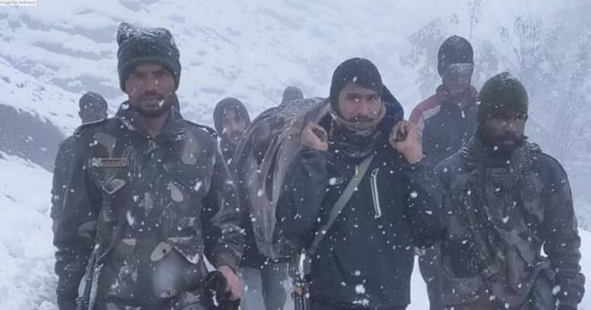 J-K: Indian Army rescues pregnant woman; amid snowfall jawans carried her on shoulders for 5 km in Kupwara village